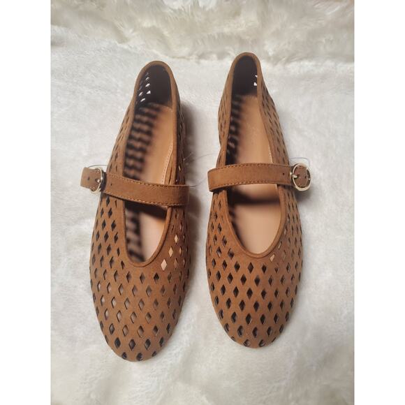 Universal Thread Shoes - Women’s Sia Flats with Memory Foam Insole - Universal Thread